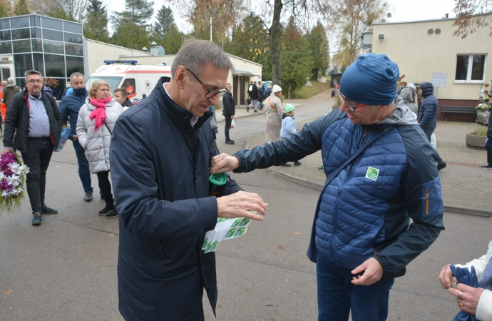 {Tradycyjnie 1 listopada w Olsztynie zbierano pieniądze na ratowanie dawnych nagrobków.}